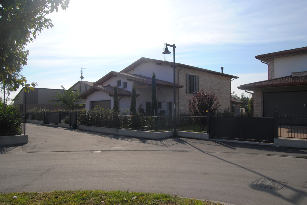 CASA UNIFAMILIARE 8