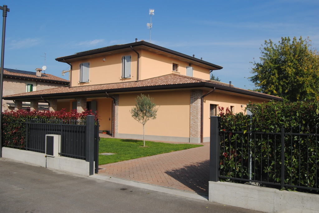 CASA UNIFAMILIARE 4